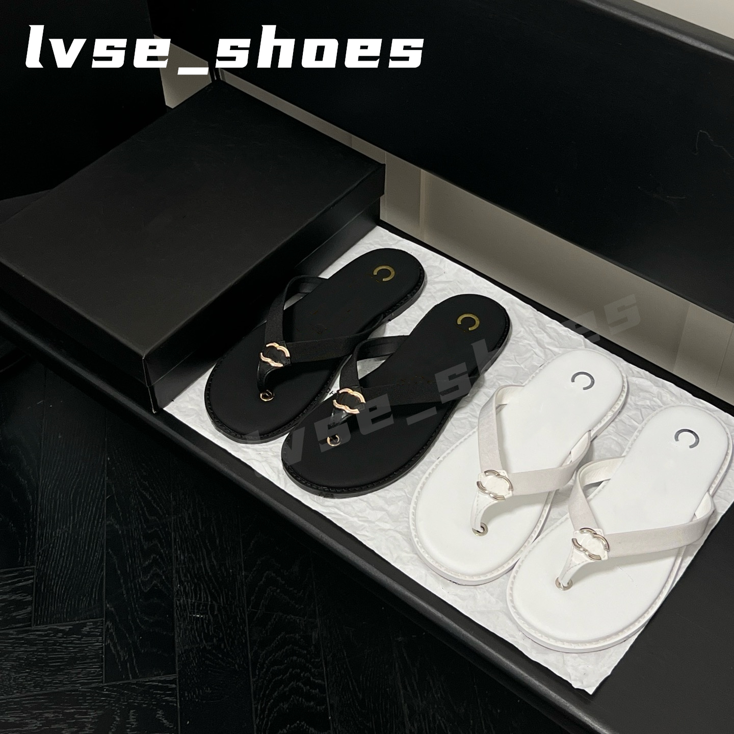 Channeles Luxury designer Flat Slippers Women Summer Velvet Crystal Metallic brand Shoes for Women Sandals Non-slip Sexy Beach Flip-flops 35-42