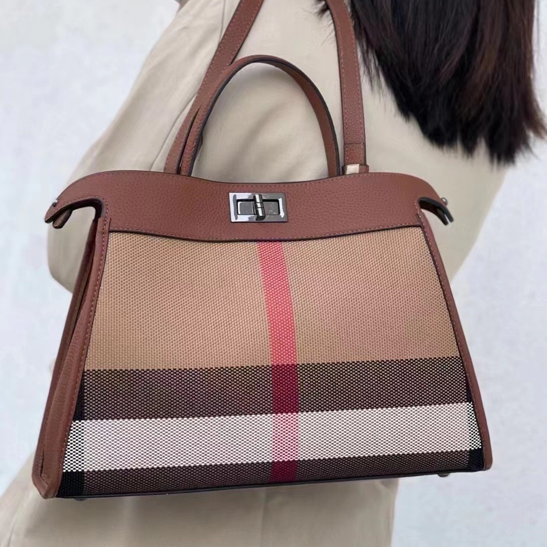 Advanced fashion niche design new leather canvas shoulder handbag high-quality high-capacity crossbody bag essential for commuting 2bea 4