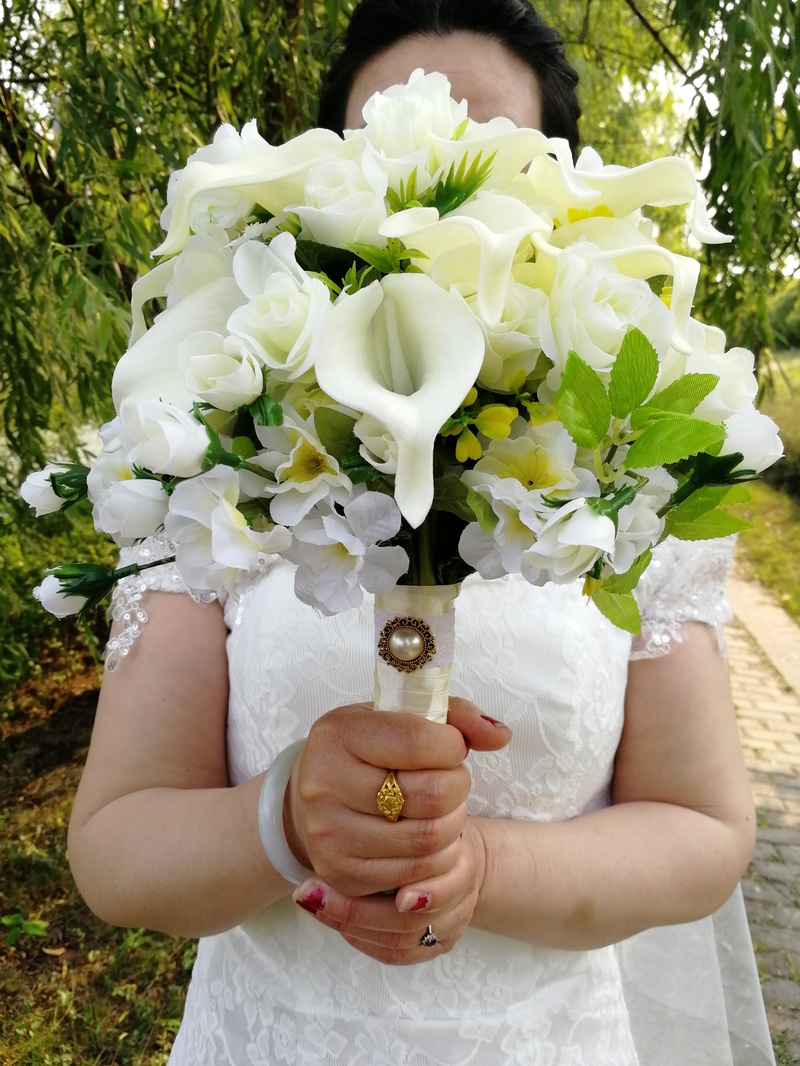 Ivory Roses with Calla Lilies Round Wedding Bouquet Bridal Flower Silk Fabric Mariee