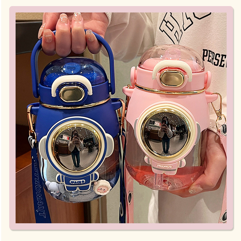 830ml Kawaii Astronaut Water Bottle For Kids Girls BPA Free Cute Plastic Coffee Milk Drinking Bottle With Straw Strap 3D Sticker