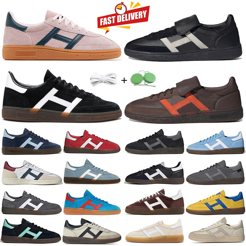 2024 Handball Casual Shoes Men Women Skate Shoe Flat Sneaker Fashion Core Black White Gum Navy Scarlet Aluminum Clear Pink Platform Outdoor Trainers Sports Sneakers