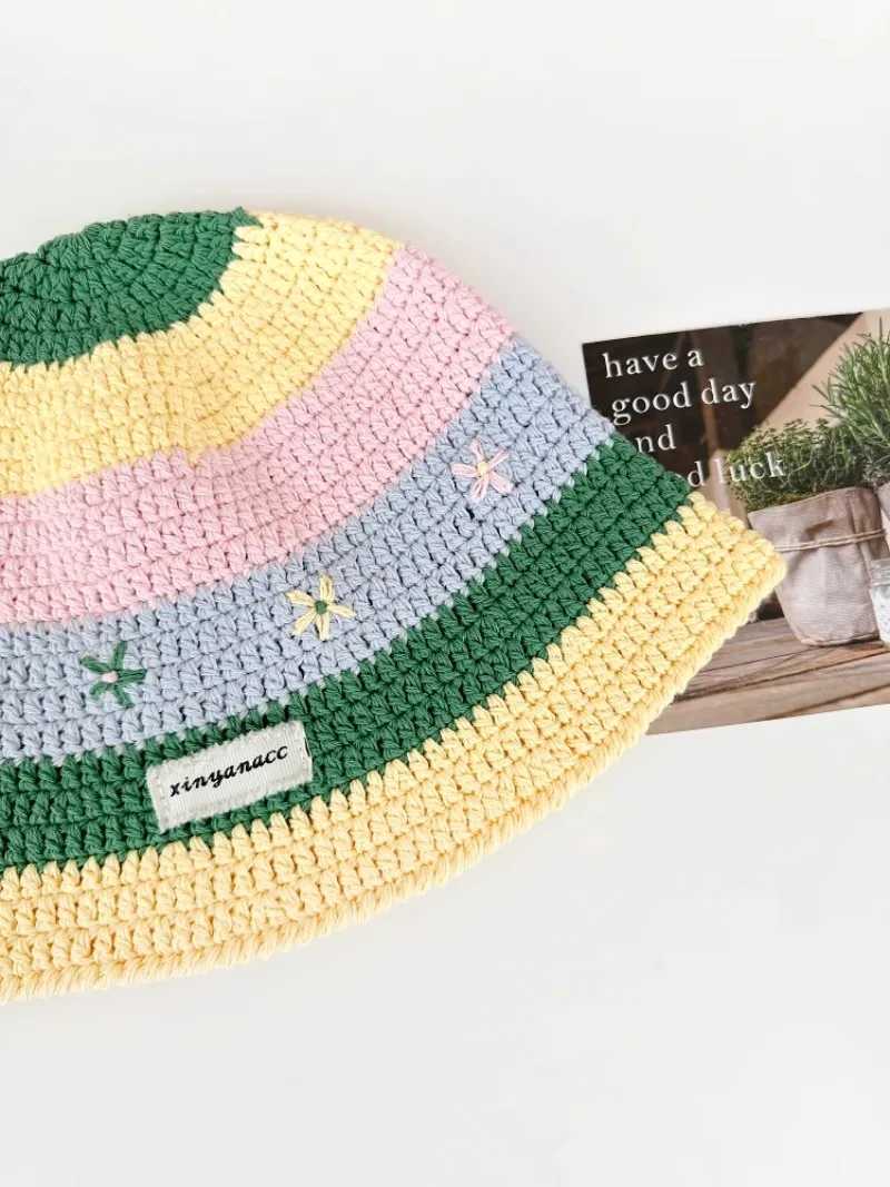 Wide Brim Hats Bucket Hats 2024 New Sweet Cute Flower Crochet Knitted Bucket Hat Women Spring Summer Casual Versatile Face Small Sunshade Basin Hat