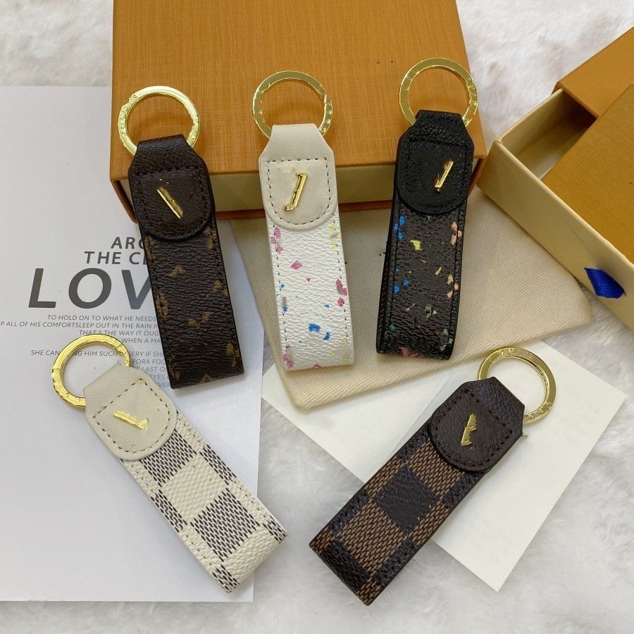 High Quality DRAGONNE Keychain Classic Exquisite Luxury Designer Car Keyring Zinc Alloy Letter Unisex Lanyard Gold Black Metal Small Jewelry