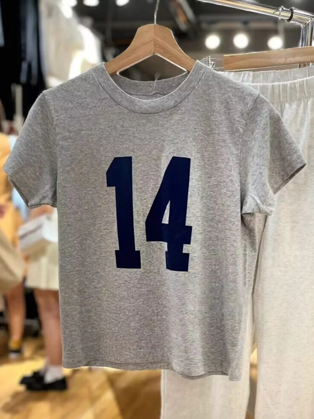 14 Letter Print American Vintage T-Shirt Woman Round Neck Cotton Tee Shirts Vintage Short Sleeve Gray Streetwear Y2k Crop Top 240629