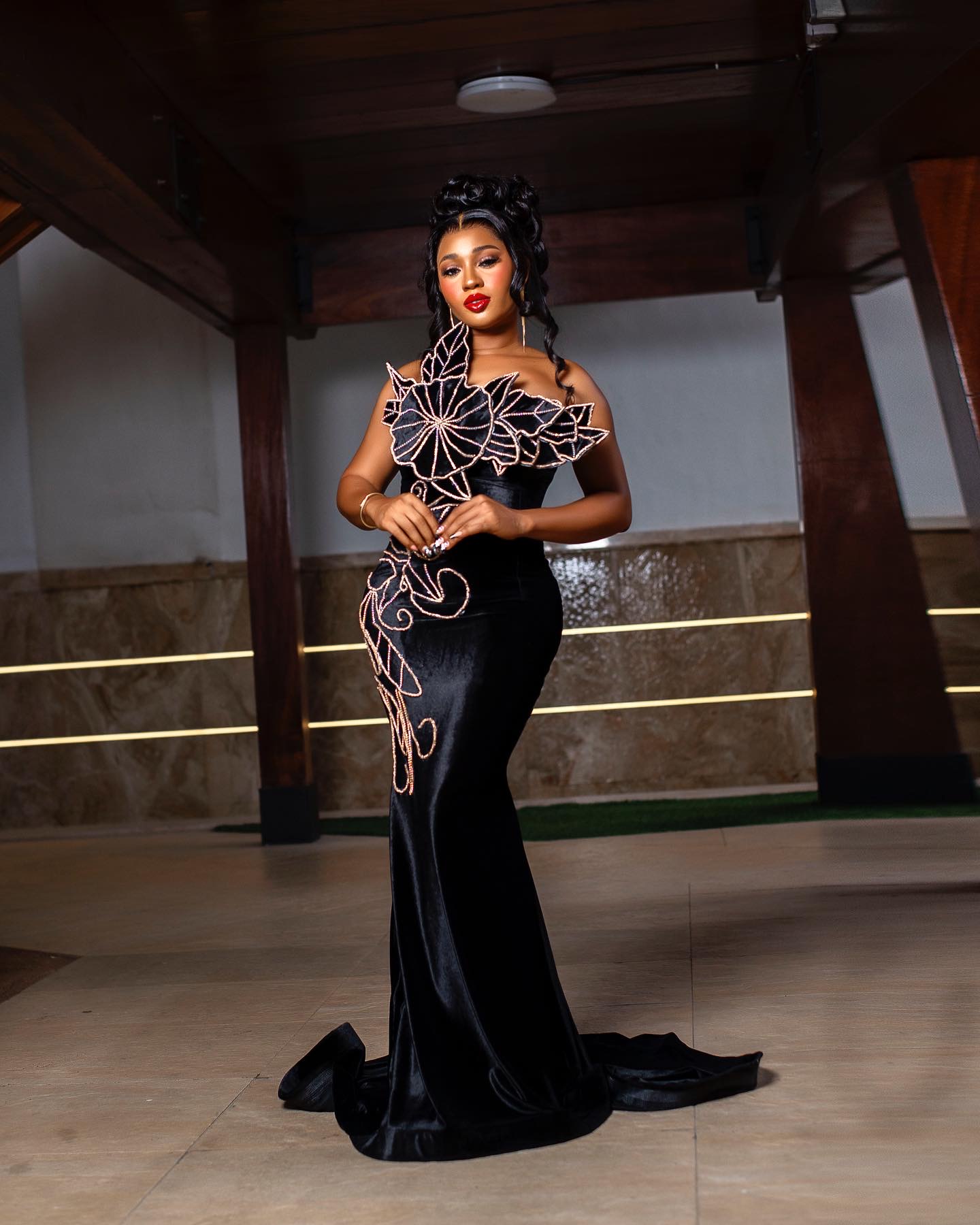 2024 Plus Size Black Mermaid Prom Dresses For Special Occasion Florals Velvet Evening Formal Party Second Reception Birthday Engagement Gowns Dress ZJ