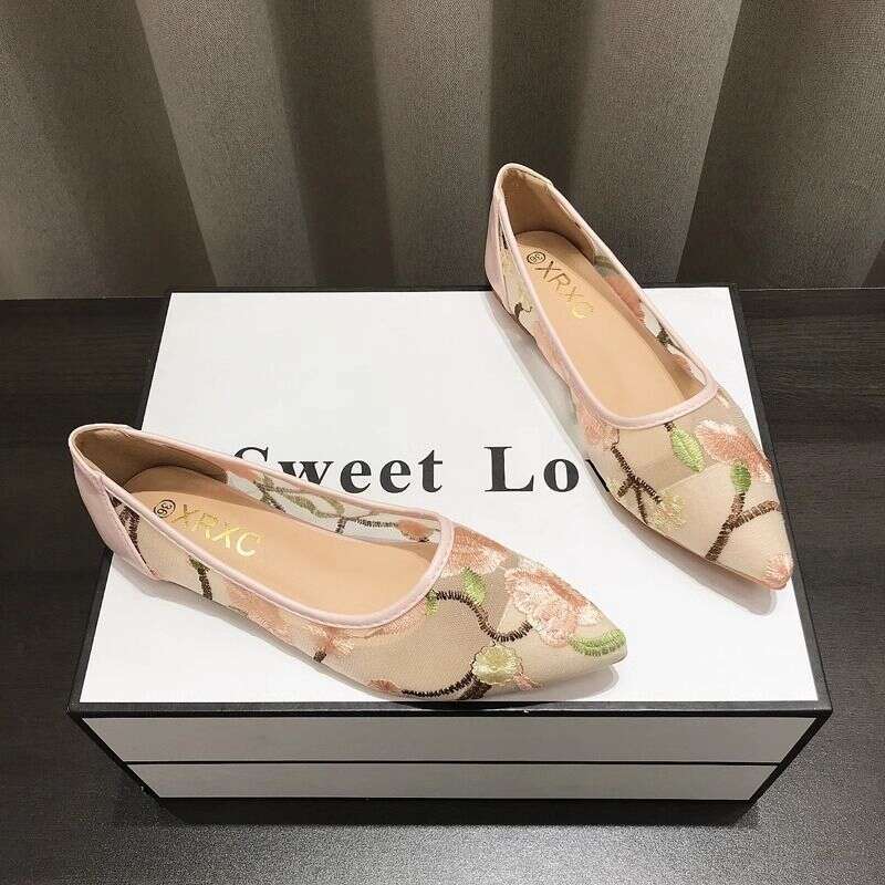 2024 Summer New Mesh Breathable Single Shoe Embroidery Flower Sandals Fashion Elegant Pointed Shallow Mouth Women's Flat Shoes