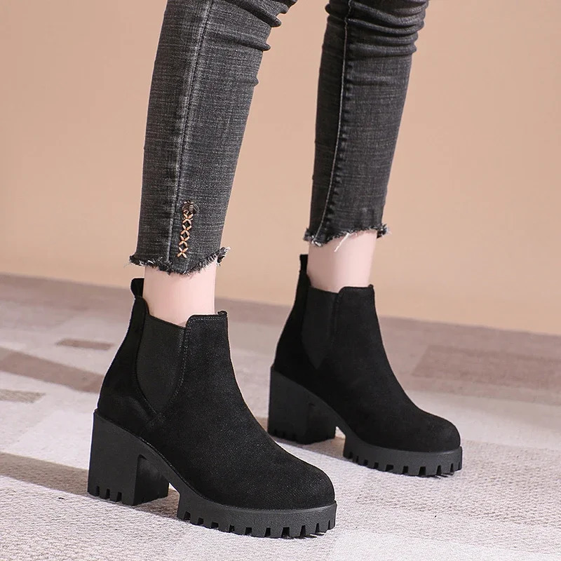 Winter Casual and Comfortable Black Sexy Elegant Warm Thick Bottom Round Toe Square Heel Short Boots for Women 250228