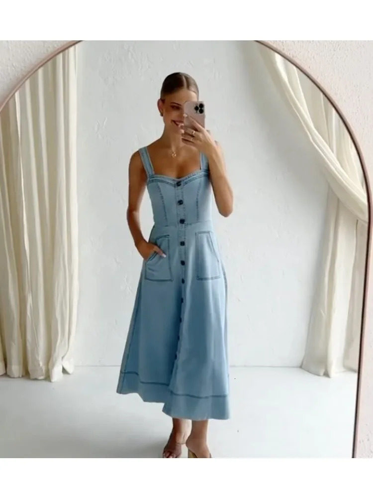 Denim Dress Women Summer Retro Casual All-match Dresses Female Single Button Elegant Casual A-Line Split Hem Dress 240629