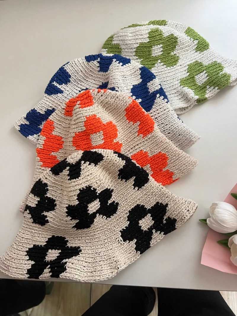 Wide Brim Hats Bucket Hats Korean Flower Cotton Knitted Hand Hook Sun Bucket Hat Women Spring Summer Seaside Vacation Photo Bucket Hat