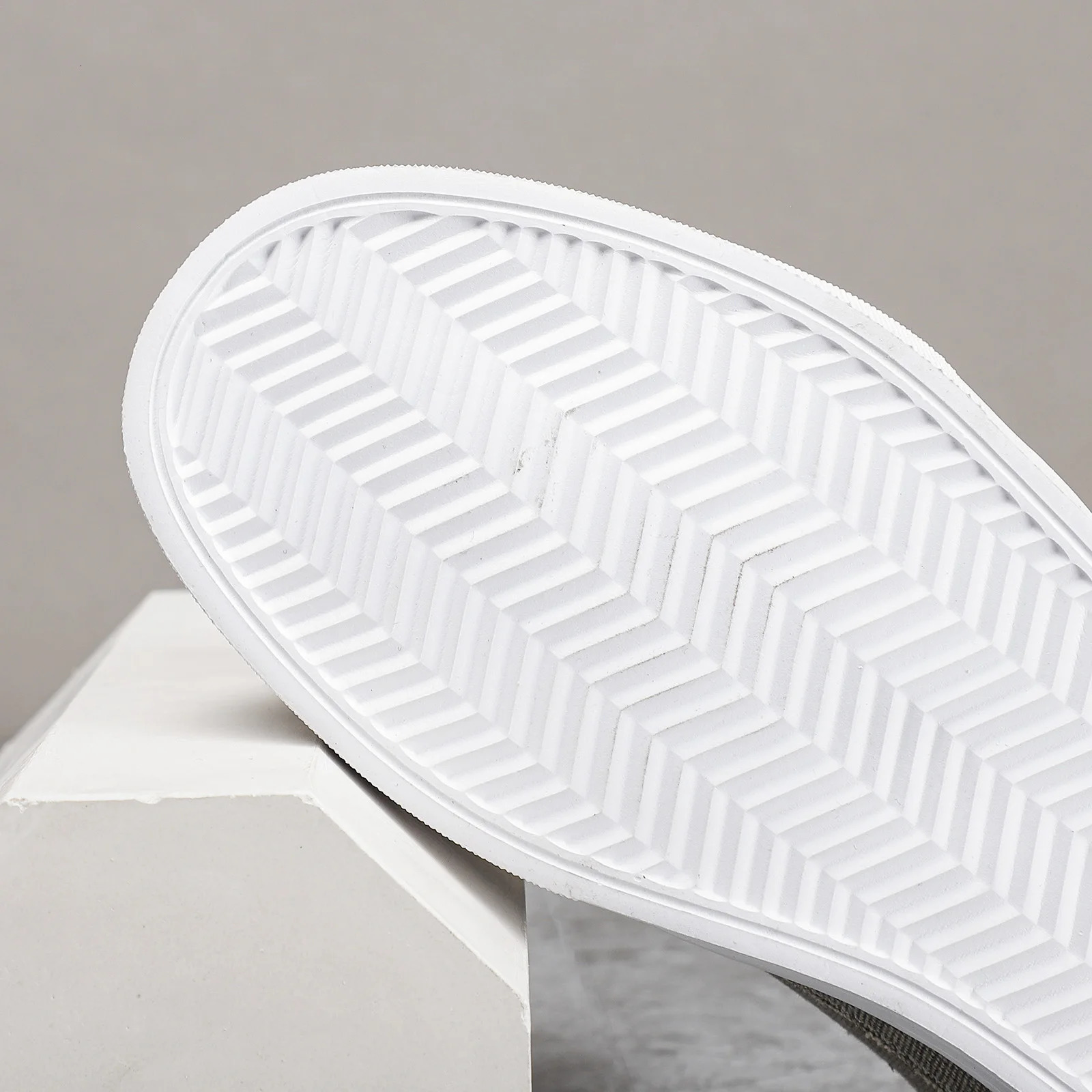 Mens shoes mens sports shoes leather plush comfortable lightweight casual shoes outdoor walking shoes Plus size 39- 241008