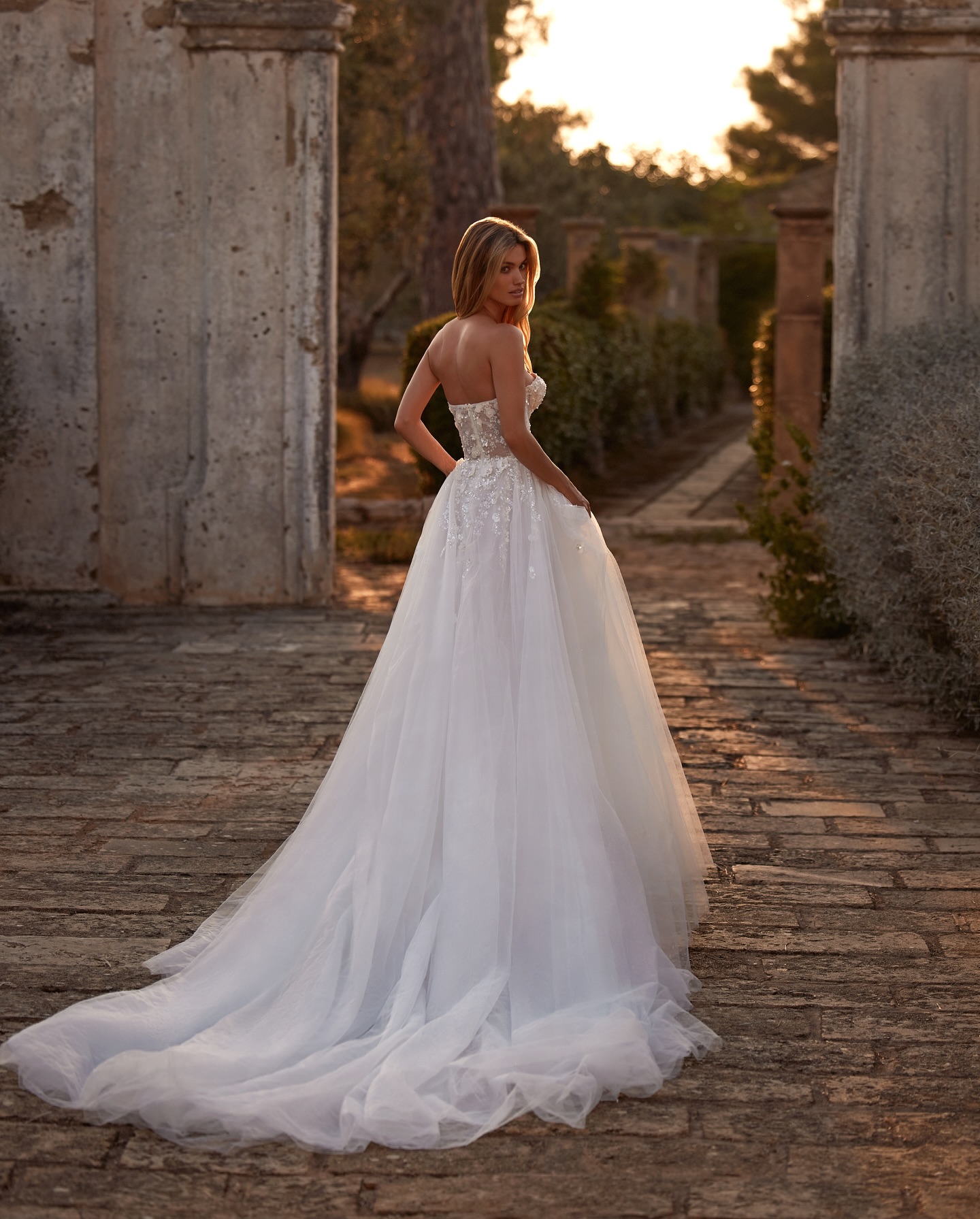 Milla Nova A e dresses bridal gowns appliqued sweetheart split boho wedding dress illusion bone bodice sweep train backless vestidos de novia