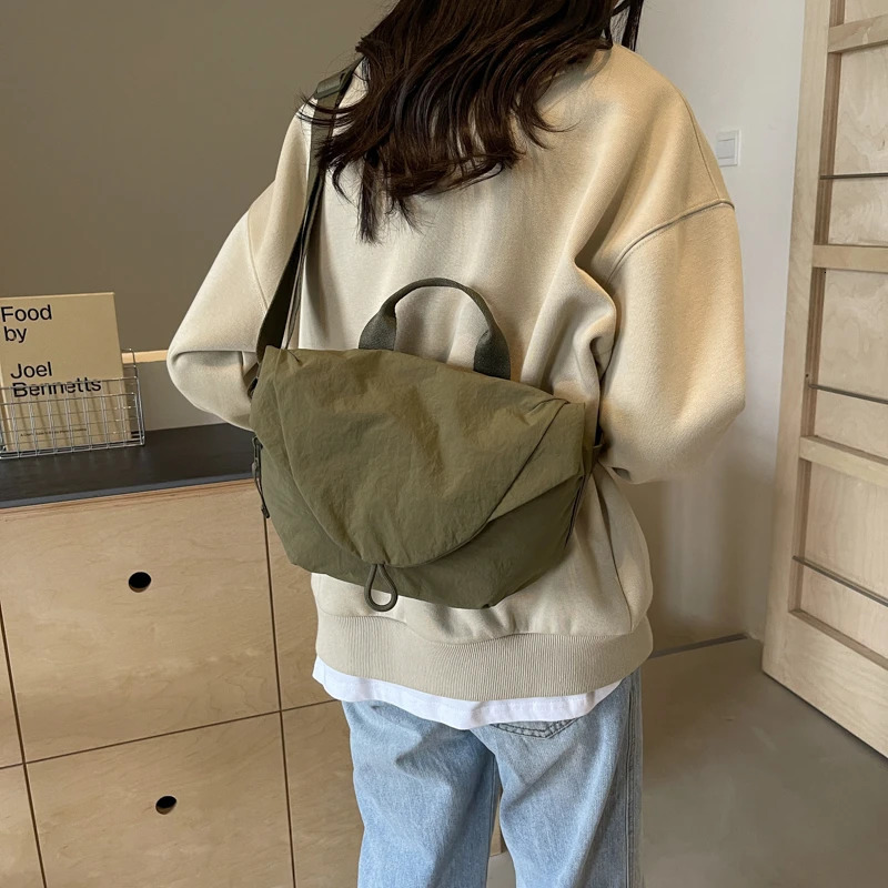 Simplicity Crescent Bag Leisure Sports Style Ultra Light Waterproof High-capacity Handbag Good-looking The Single Shoulder Bag 240930