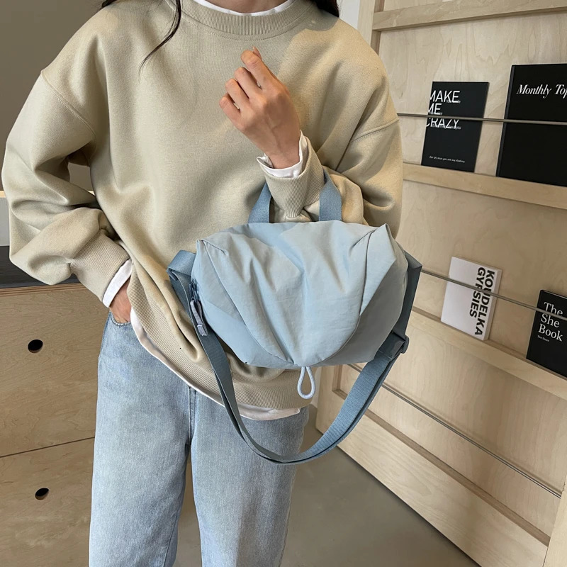 Simplicity Crescent Bag Leisure Sports Style Ultra Light Waterproof High-capacity Handbag Good-looking The Single Shoulder Bag 240930