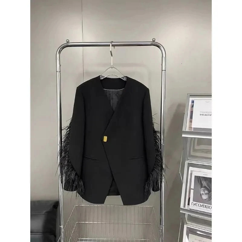 Woman Vintage V-collar Feather Tassel Stitching Blazer Coat Black Loose Suit Jacket Female Long Sleeve Fur Patchwork Outerwear 240920