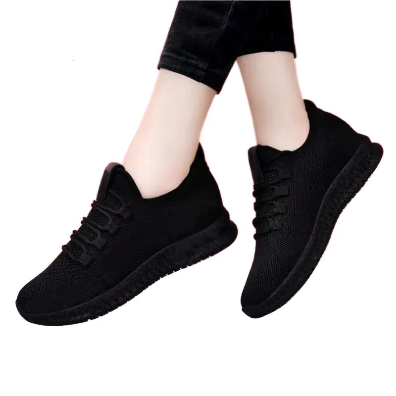 Womens casual sports shoes lightweight sports shoes womens white outdoor breathable mesh black running shoes sports jogging tennis shoes 240930