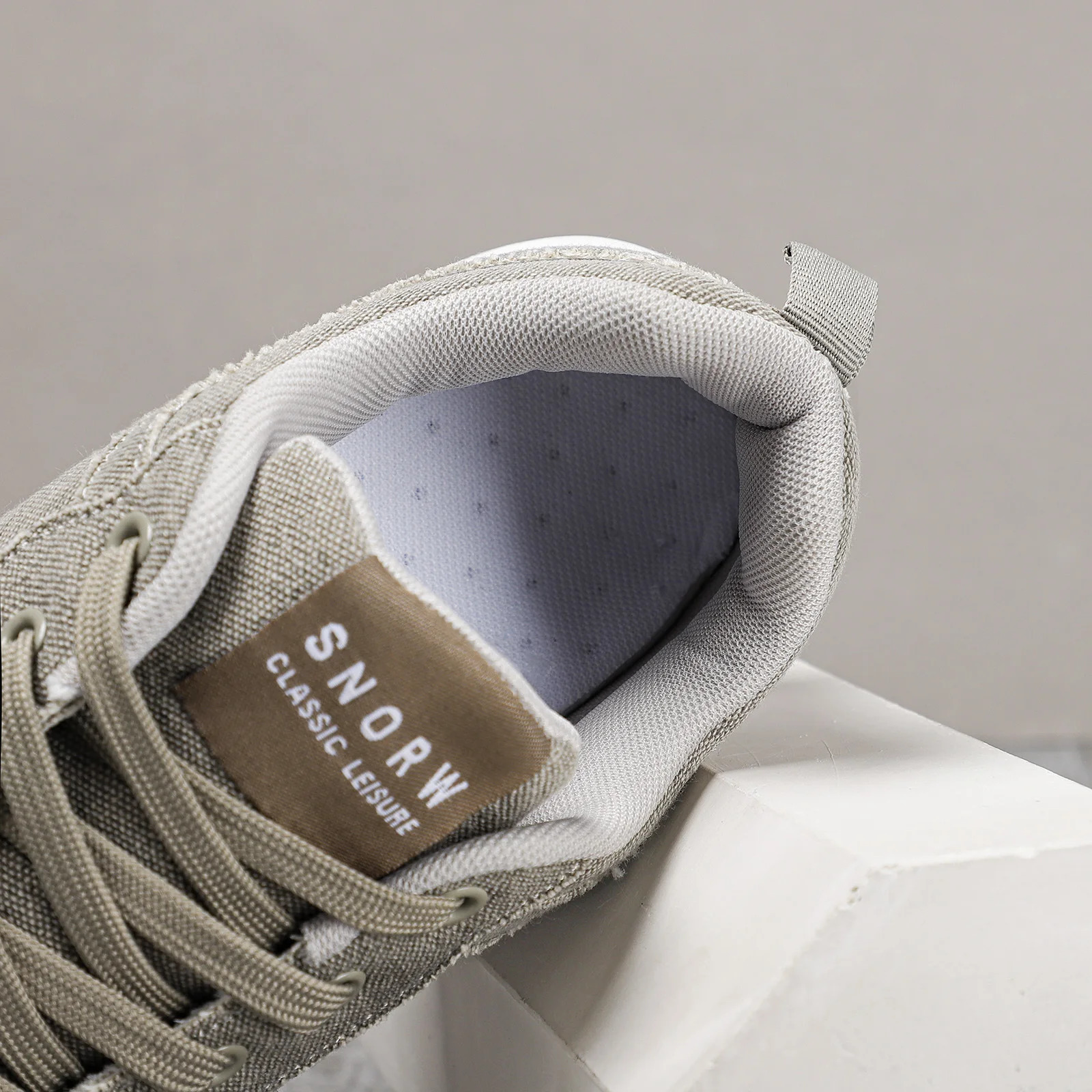 Mens shoes mens sports shoes leather plush comfortable lightweight casual shoes outdoor walking shoes Plus size 39- 241008