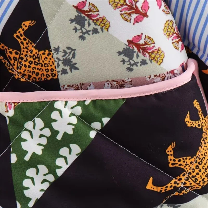 KEYANKETIAN 2024 AutumnWinter Womens Geometric Totem Print Quilted Outwear Jacket Retro stylePockets Oversize Short Coat 240927