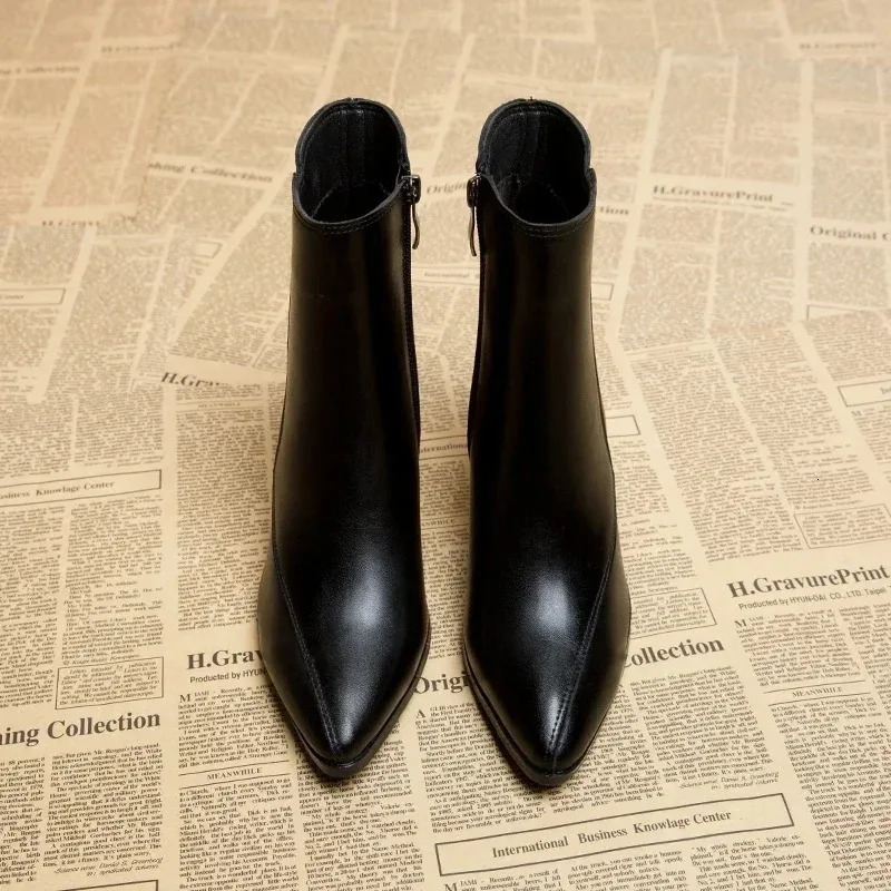 2024 Spring and Autumn British Style Thin and Thin Womens Boots Pointed Toe Thin Side Zipper Black Nude Boots Women 240921