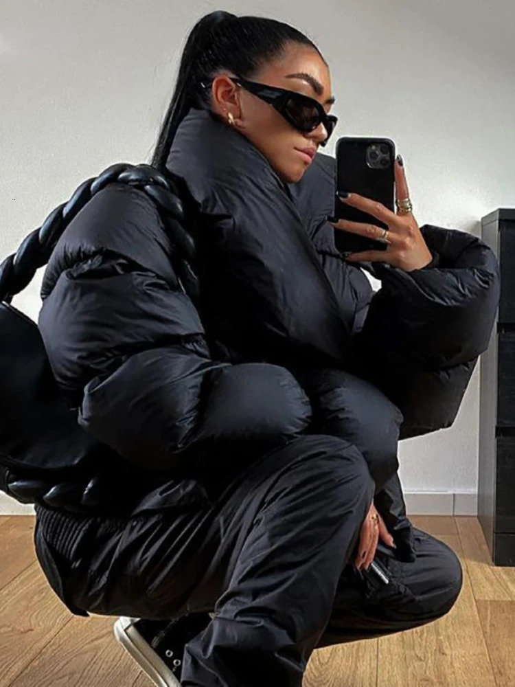 Women's Oversized Puffer Jacket With Scarf Collar In Green