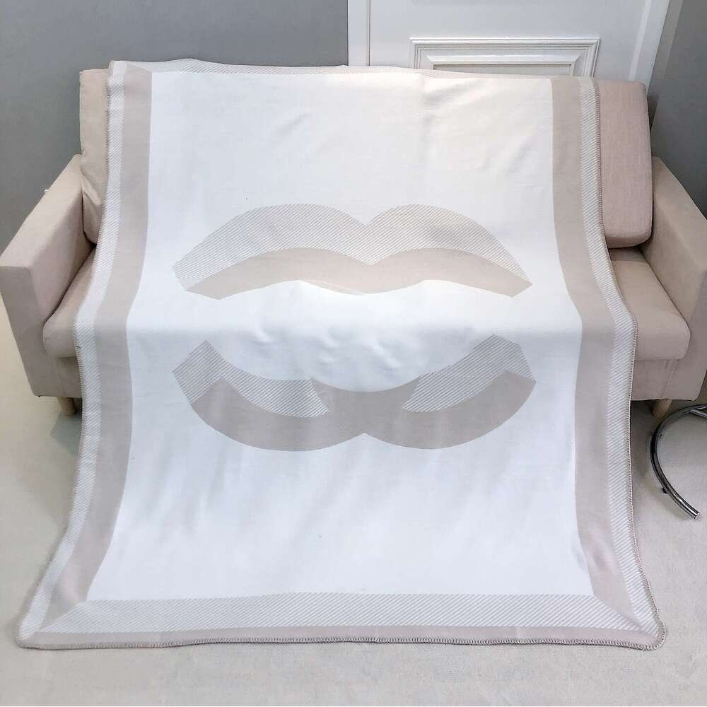 Designer blanket Light Luxury nordic living room cover blanket office waist nap cover blanket