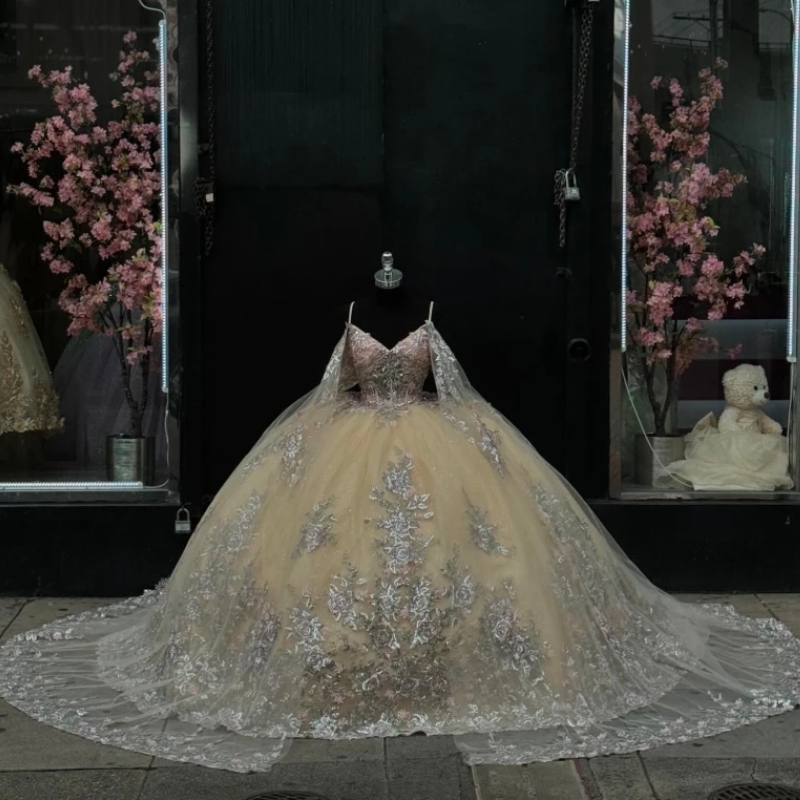 Champagne Off The Shoulder Princess Ball Gown Quinceanera Dresses Classic Applique Lace Sequin With Cape Sweet 16 Dress Vestidos 15 Anos