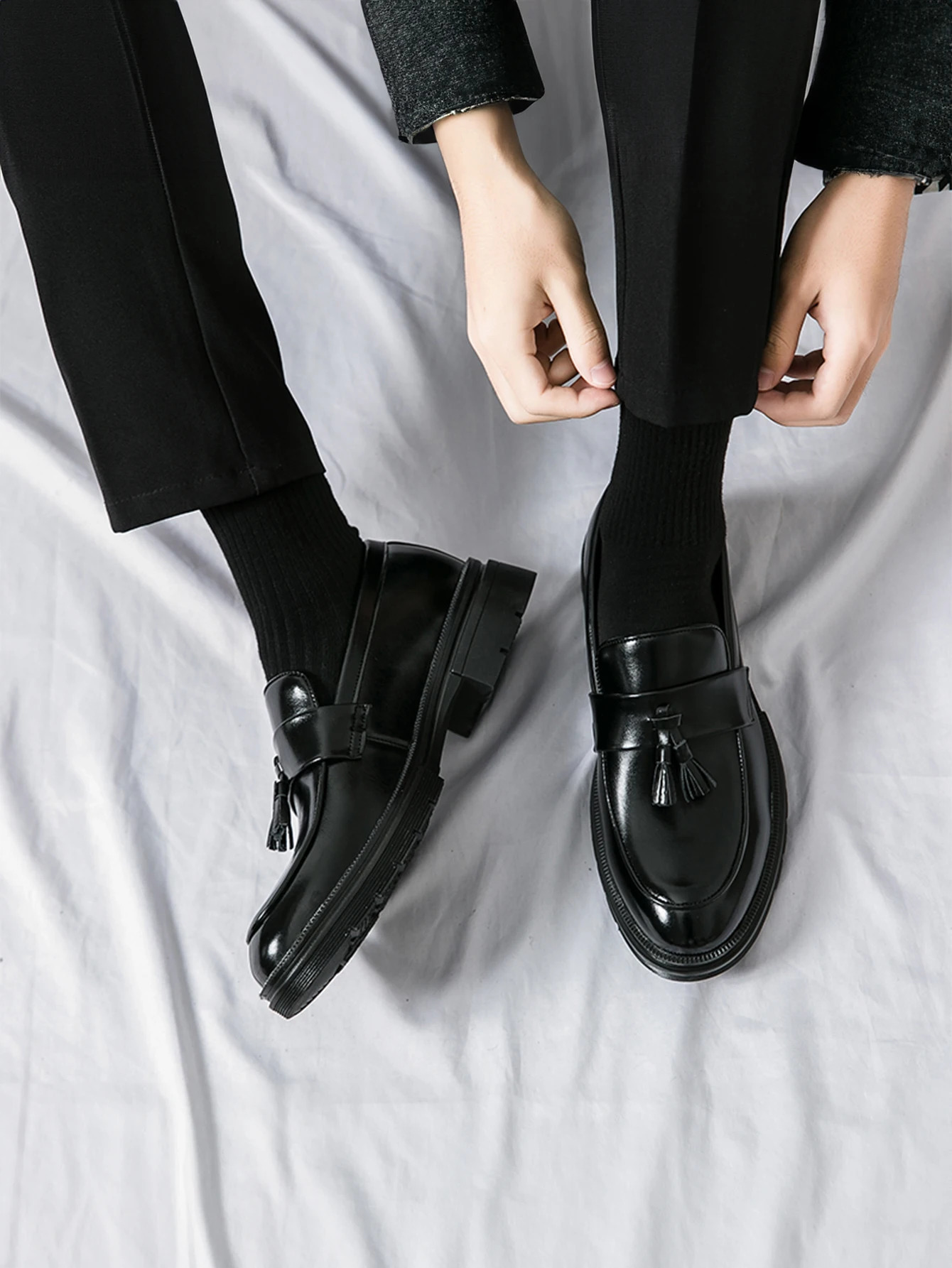 Mens high-quality leather slide on formal Oxford shoes cushioned driving party dating business work shoes tassel cushioned 240930