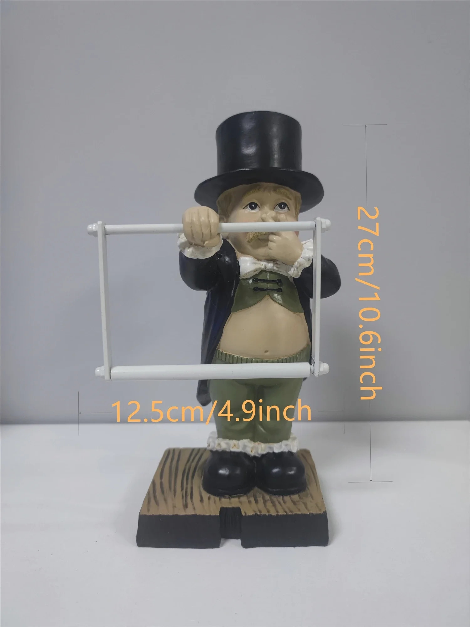 Creative Spoof paper holder sculpture cute and interesting decoration resin butler shaped tissue holder sculpture for toilet decoration 240929