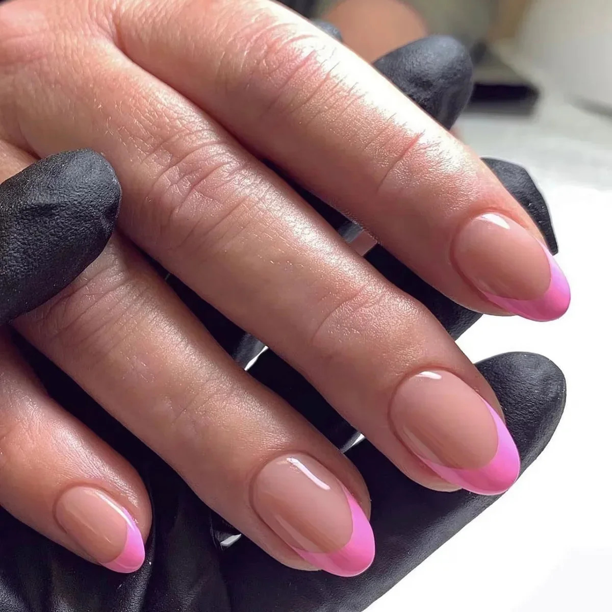 24Pcs French False Nails Almond with Glue Press on White Edge n Wearable Simple Ins Pink Stiletto Nail Tips 240929