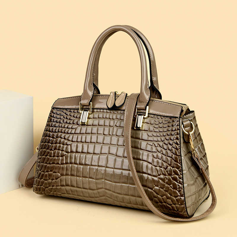 CMM Big Bag Trendy Womens Handbag New Boston Pillow Bag Light Luxury Atmospheric Middle Aged Mother Bag