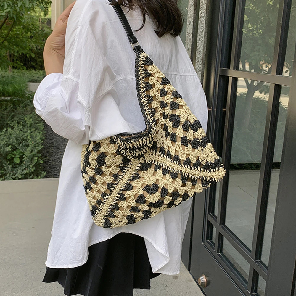 Womens handbag large capacity portable vacation shoulder bag casual handbag hollow woven summer beach bag 240930