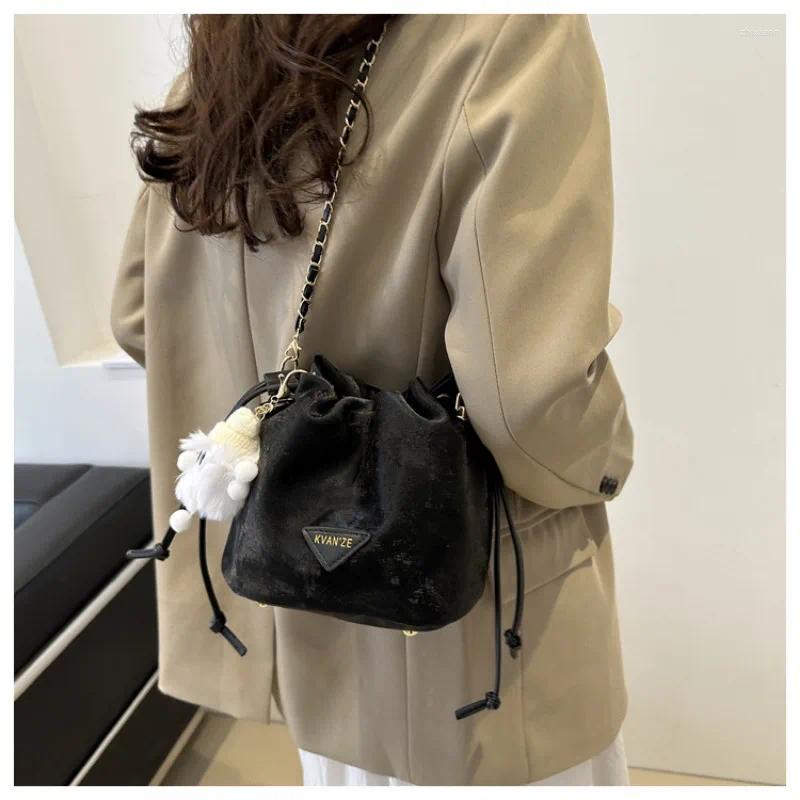Shoulder Bags Fashion Design Small Women's Chain Crossbody Bag Drawn Western Style Water Bucket 97f8