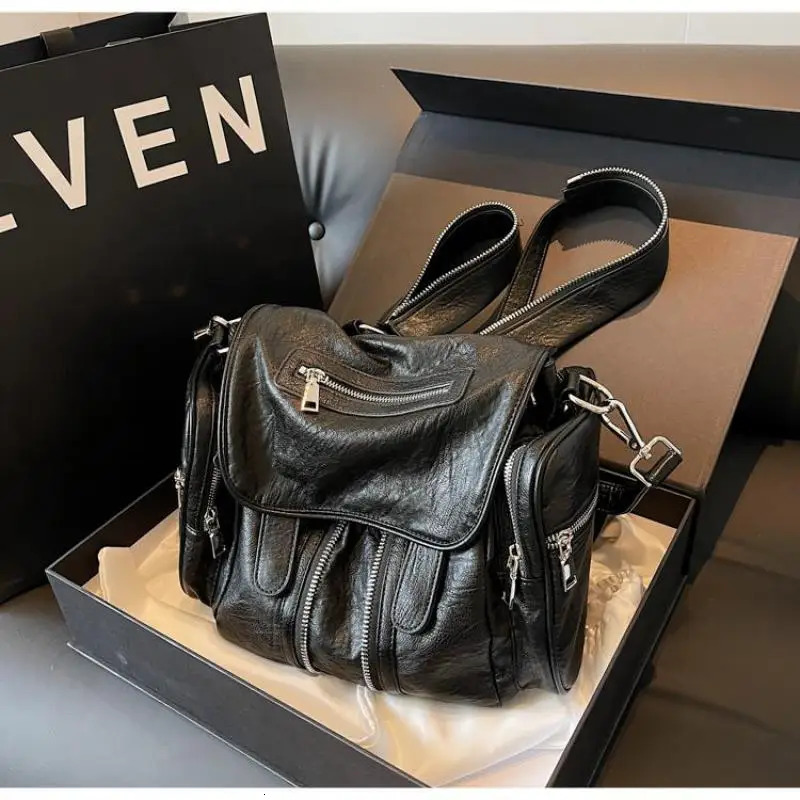 European American fashion motorcycle high-capacity backpack made of high-quality genuine leather simple and versatile 240927 4