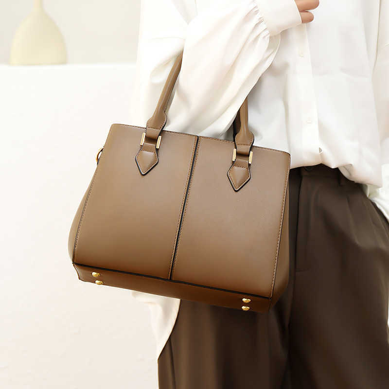 CMM Bag New Fashion Trend Middle Aged Womens Bag Fashion Atmosphere Moms Bag Womens Handbag