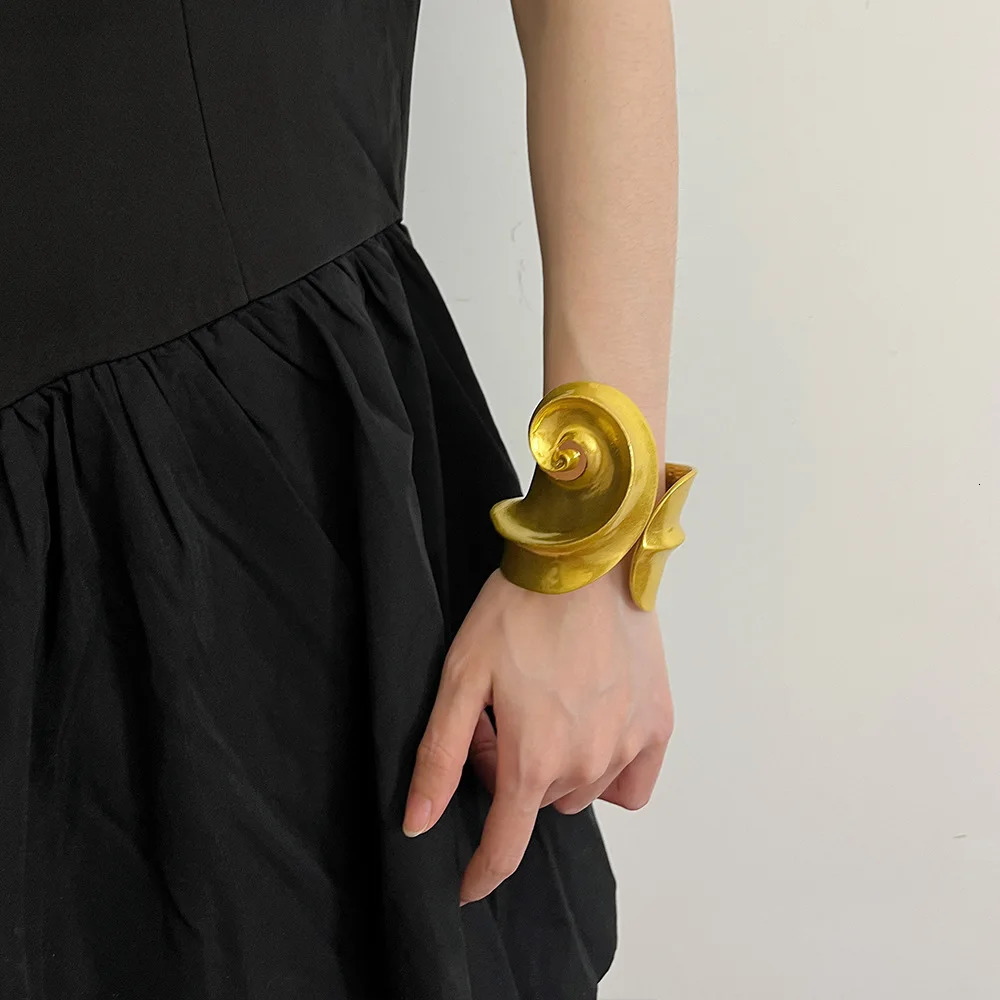 Exaggerated Metal Irregular Spiral Vortex Geometric Adjustable Bracelet Bangles for Women Girls Vintage Heavy Jewelry Gifts 240921