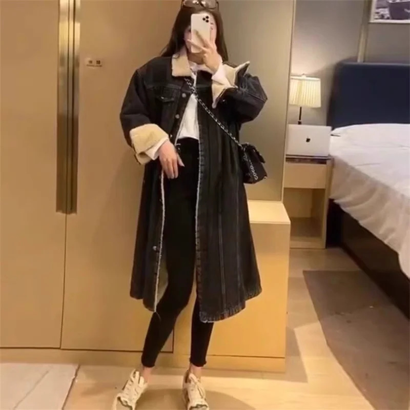 2023 Winter Lamb Wool Denim Coat Women Mid length Style Loose Temperament BF Slim and Thickened Warm Fried Street Cotton 240927