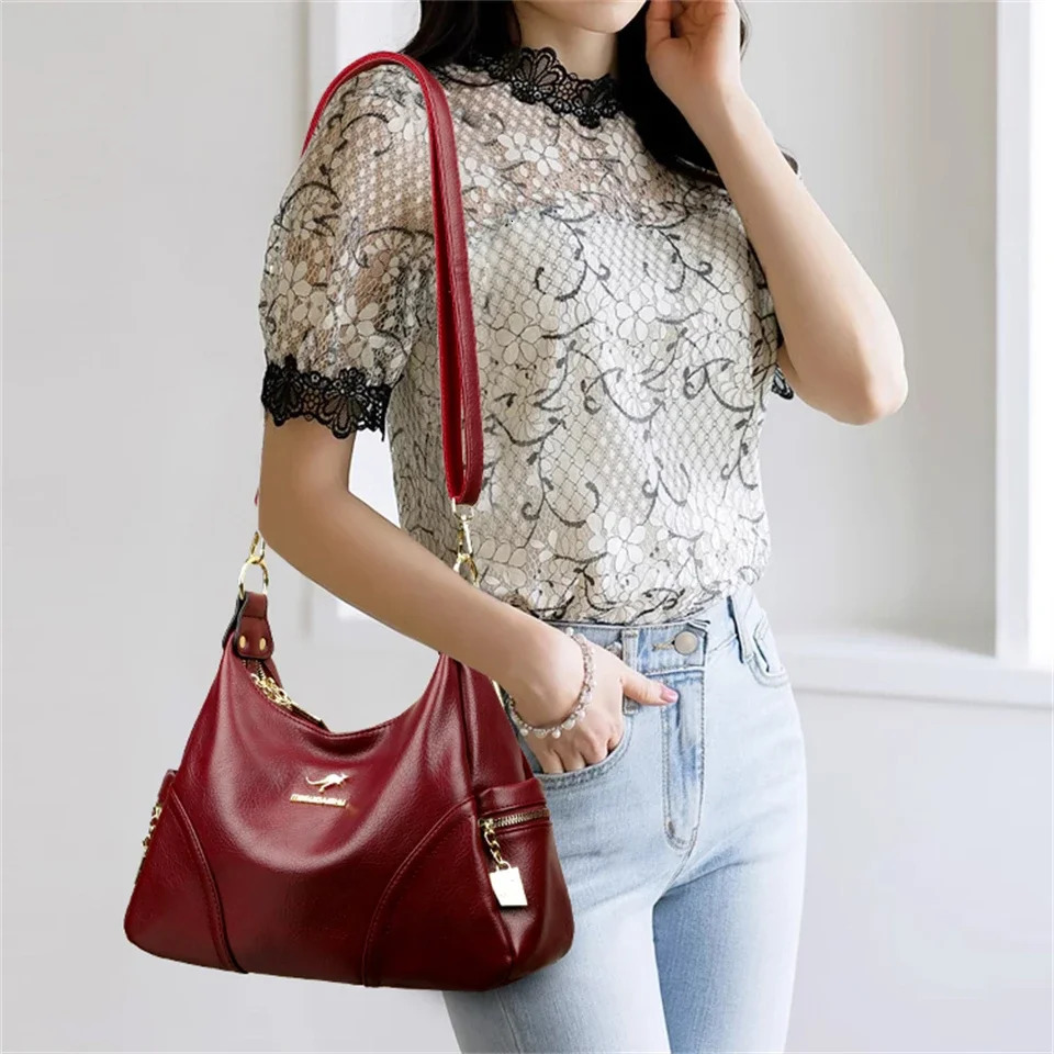 Vintage womens leather shoulder bag luxurious womens large capacity handbag casual shoulder bag fashionable Versatile bag 240930