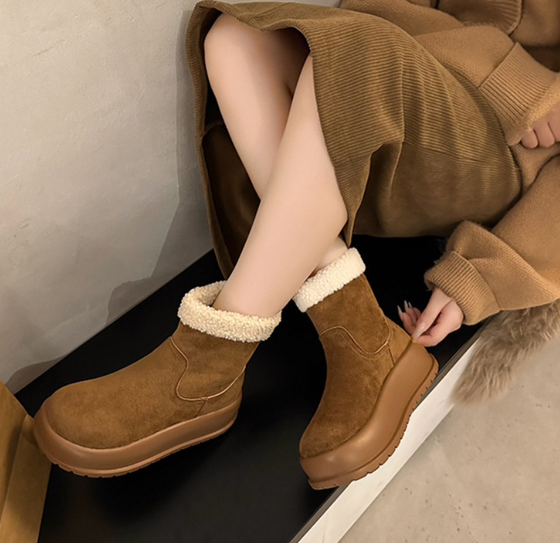Winter Boots for Women: Trendy Fleece-ed Warm Shoes with Thick Sole in Black, Brown, and Khaki a82b