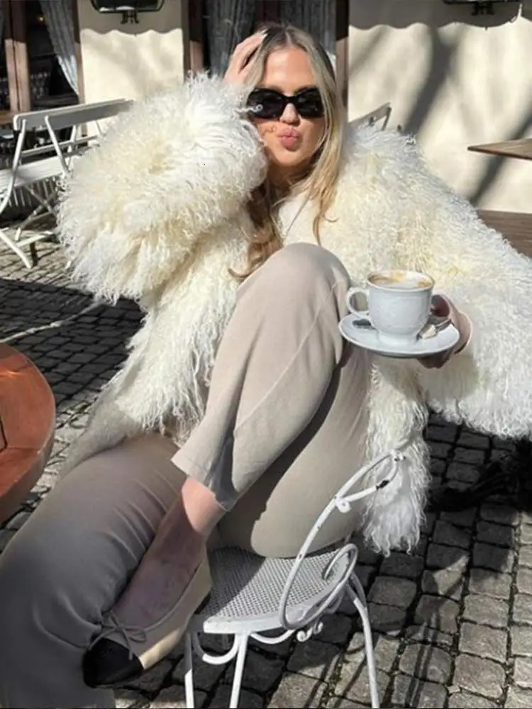 Womens Elegant White Wram Faux Fur Jacket Fashionable Fluffy O-neck Long sleeved Open top Coat Winter Womens Unique Cutting Coat 240923