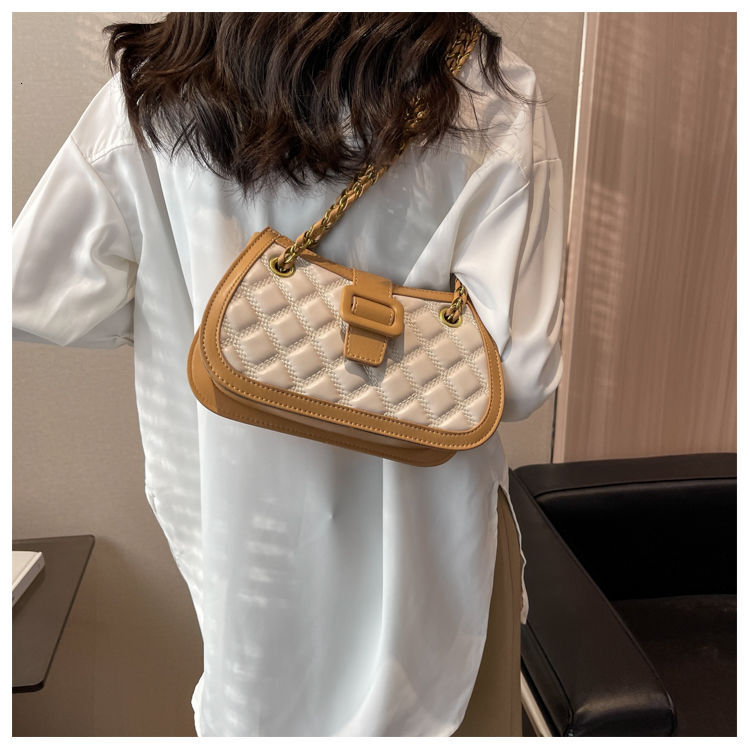 2025 New Outdoor Style Luxury Free Delivery Designer Bag Fashion Avant-garde Women's Shoulder Bags Handbags Are Popular With Women Friends On The