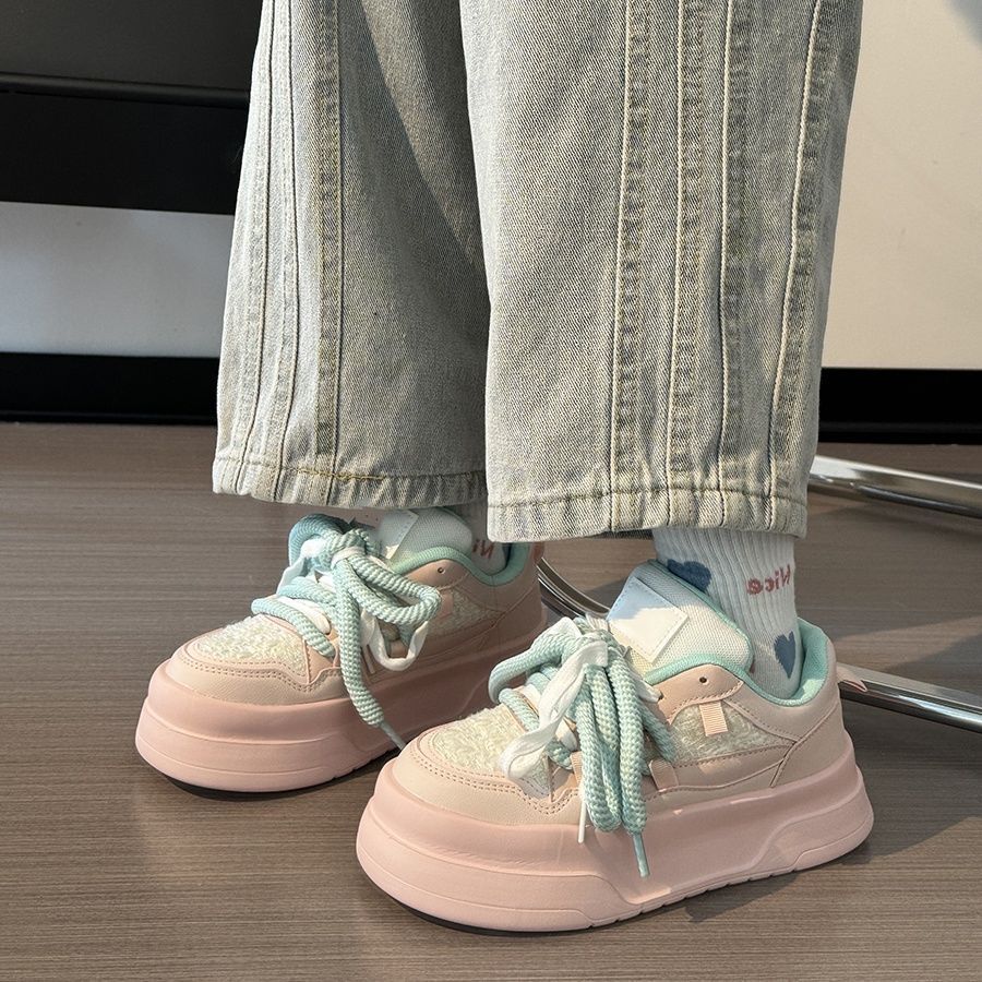 Women's 2024 new thick soled sweet girl niche casual board shoes