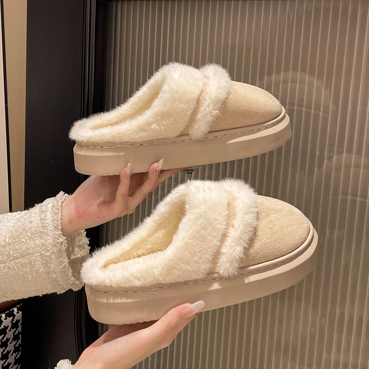 Women Slippers Fashion Winter Wear Warm Thick Sole Anti Slip Triple Black Beige Yellow Pink Free shipping