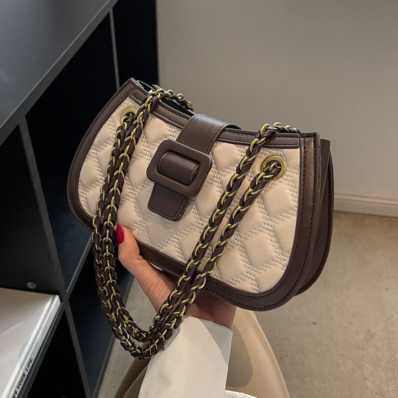 2025 New Outdoor Style Luxury Free Delivery Designer Bag Fashion Avant-garde Women's Shoulder Bags Handbags Are Popular With Women Friends On The