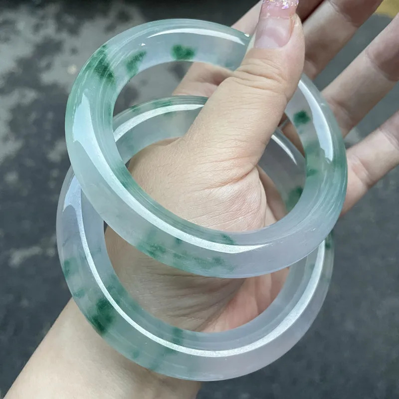 Natural jadeite bracelet ice glutinous seed dark green floating flower light sunny green jadeite jade bracelet 240930
