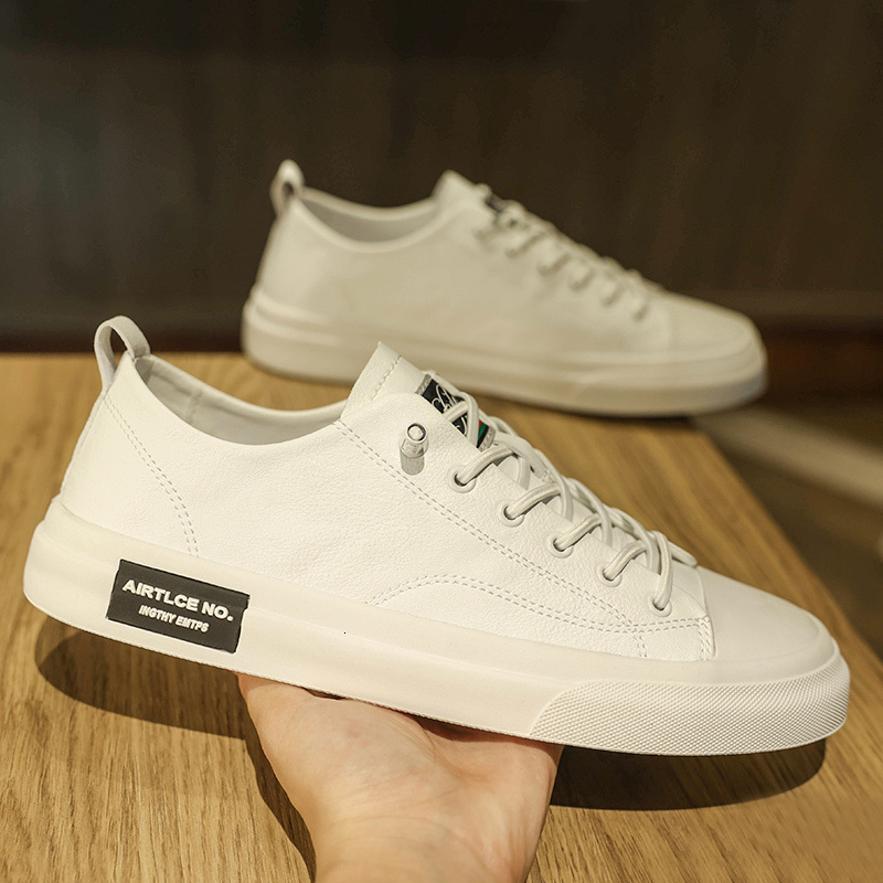 One foot men's autumn breathable kitchen work labor protection flat waterproof and non slip black casual leather shoes soft sole