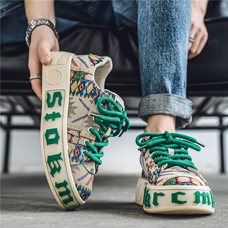 Canvas men's 2024 new summer breathable personalized printed casual trendy shoes, height increasing thick sole versatile sports board shoes