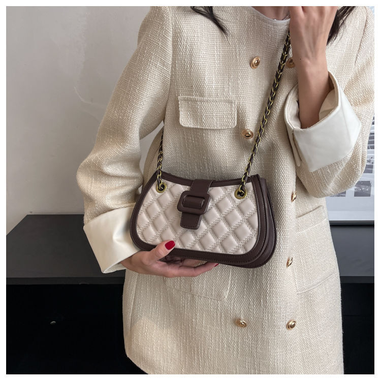 2025 New Outdoor Style Luxury Free Delivery Designer Bag Fashion Avant-garde Women's Shoulder Bags Handbags Are Popular With Women Friends On The
