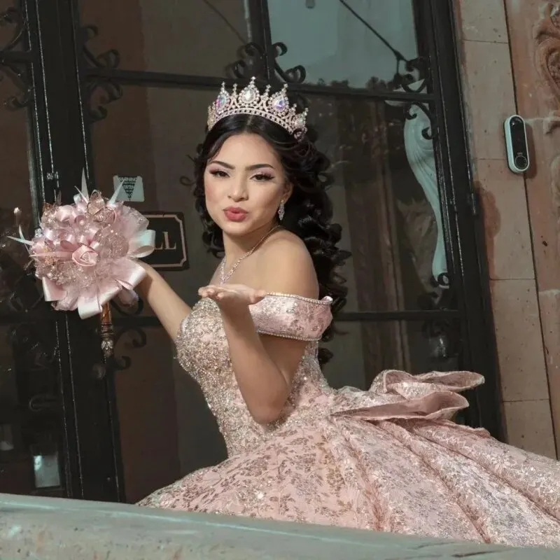 Pink Ball Gown Quinceanera Dresses Tulle Appliques Lace Beads Crystal Bow Off Shoulder Sweet 15 16 Years Birthday Party Formal Dress
