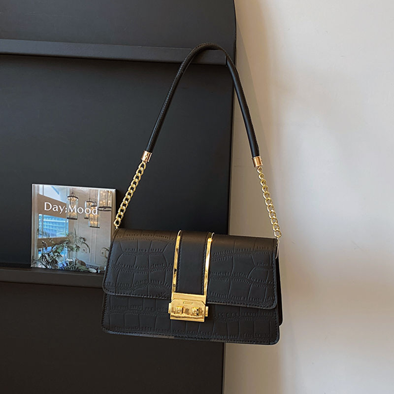 new model High quality texture small leisure for women s trend summer versatile new trend wrap niche ins armpit shoulder white square bag