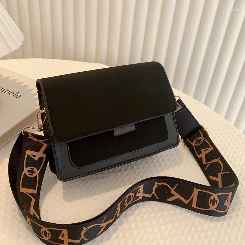 Free Shipping Waist Bags 2024 Fashion Small Women Classic Female Shoulder Bag Wide Straps Flap Crossbody For Simple Handbag Designer Bag Luxury Bag To
