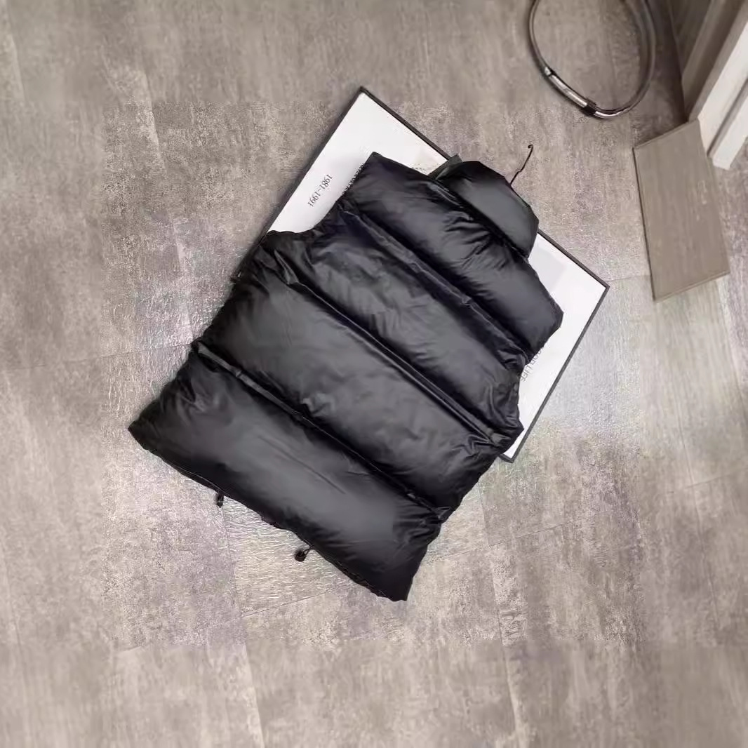 Ins Milan Fashion Brand Autumn/Winter New Collection Red Label Down Jacket for Men and Women Couples Down Vest Bread Jacket S25811 S25829